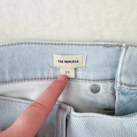Madewell "The Mom Jean" Light Wash - Size 25 (0, 2, XS) (Like New) - Picture 4 of 9